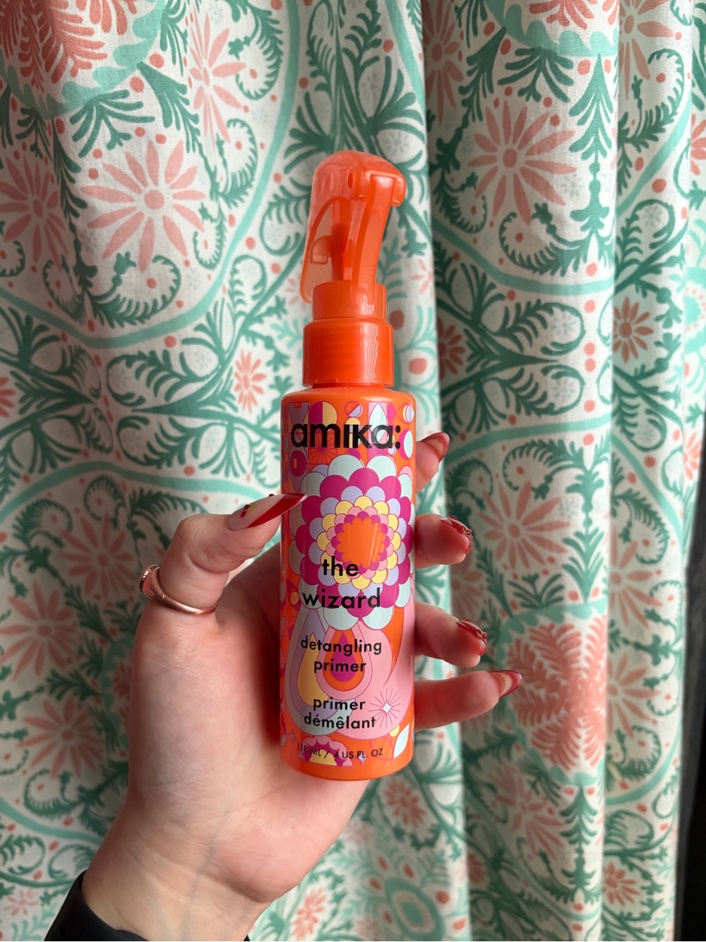 amika The Wizard Detangling Primer - Orange, Pink, Yellow